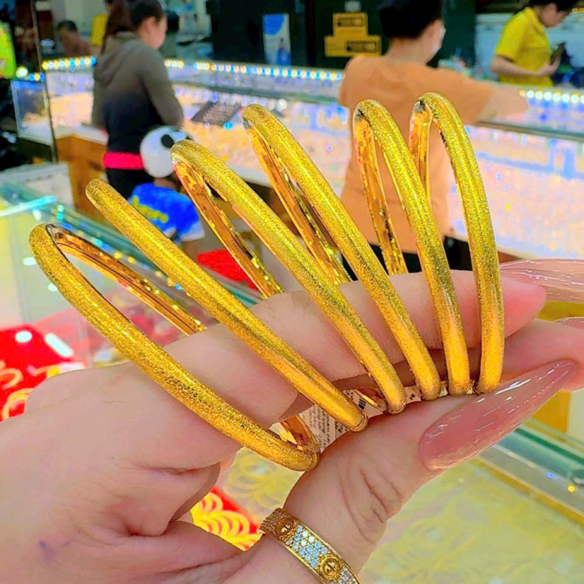 Vòng Nhám Cát - 1 Chỉ - V610 